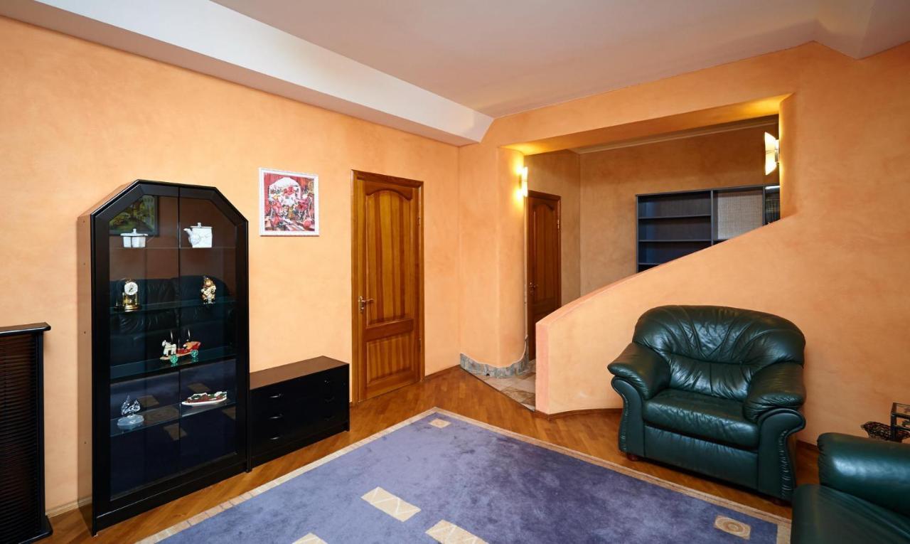 So Fashionable Apartment In The Heart Of Minsk Ngoại thất bức ảnh