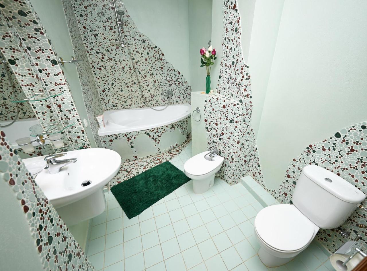 So Fashionable Apartment In The Heart Of Minsk Ngoại thất bức ảnh